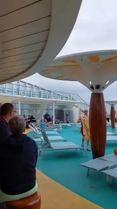 Pool auf der Aida
